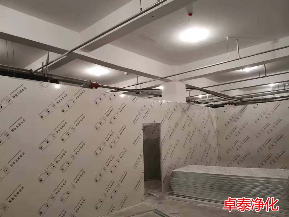石家莊一品堂藥業(yè)十萬(wàn)級(jí)凈化車(chē)間裝修現(xiàn)場(chǎng)，卓泰凈化裝修設(shè)計(jì)河北凈化車(chē)間