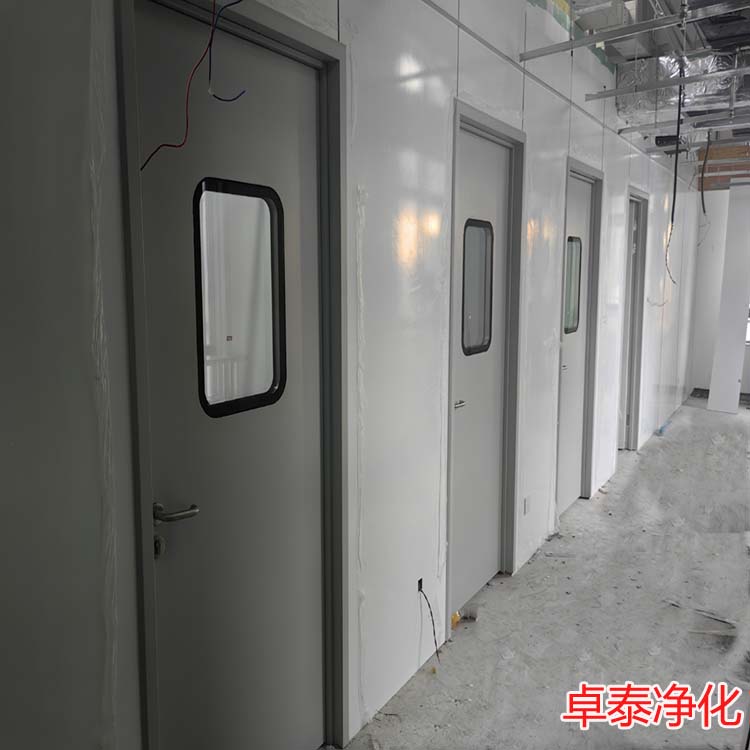 石家莊京津冀產(chǎn)業(yè)園內(nèi)潔凈實驗室鋼制門安裝現(xiàn)場圖，河北凈化車間裝修廠家