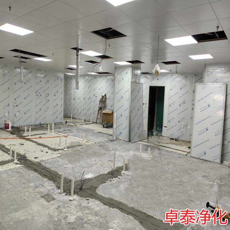 河北醫(yī)院潔凈檢驗科裝修施工現(xiàn)場，河北凈化車間裝修廠家